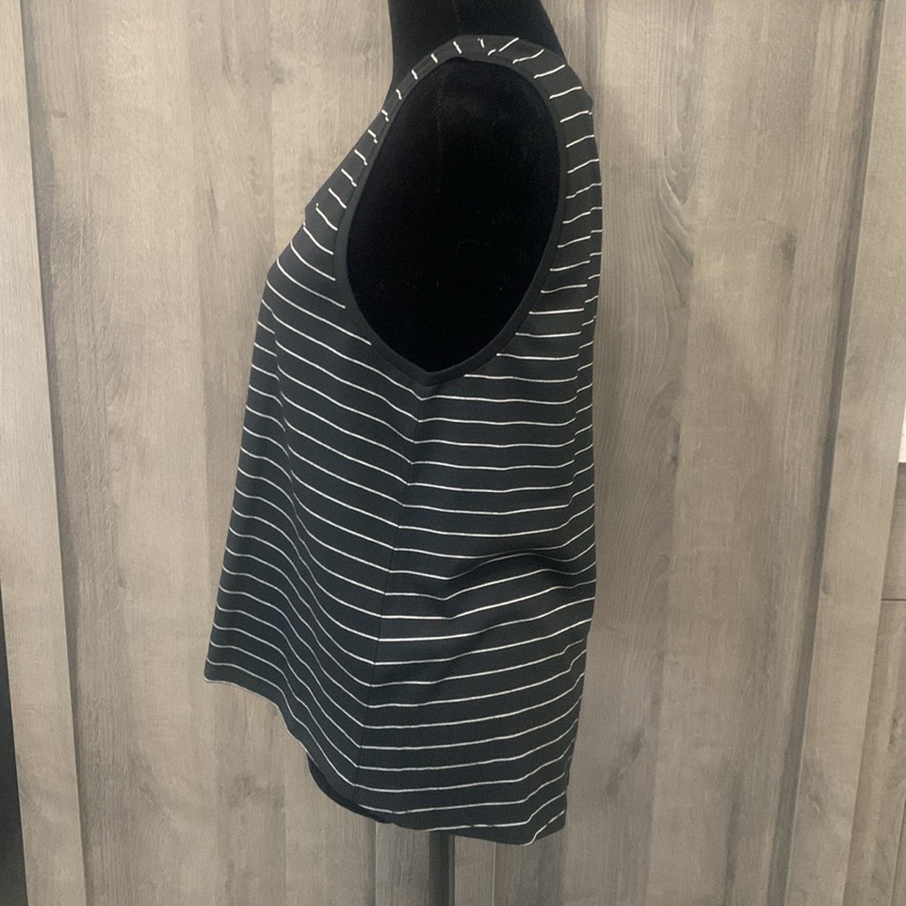 New BB Dakota Black & White Striped Split Back Tank Top Women's Size S With Tag - Picture 6 of 10